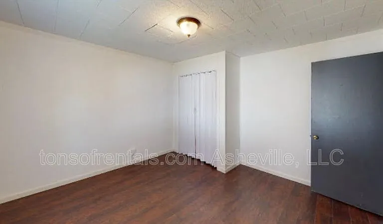 391 Deaverview Rd — Photo 20