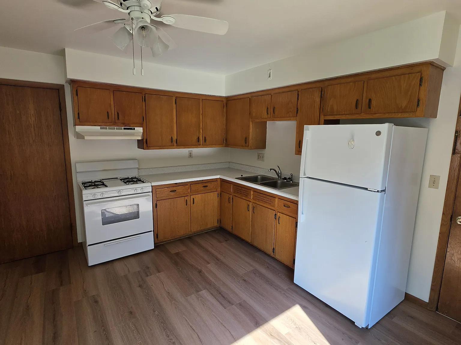 2 bed, 650 sqft, $995 — Photo 4