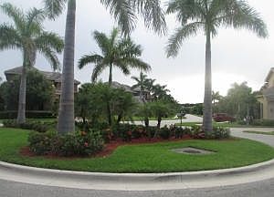 2nd image of 3500 Collonade Dr