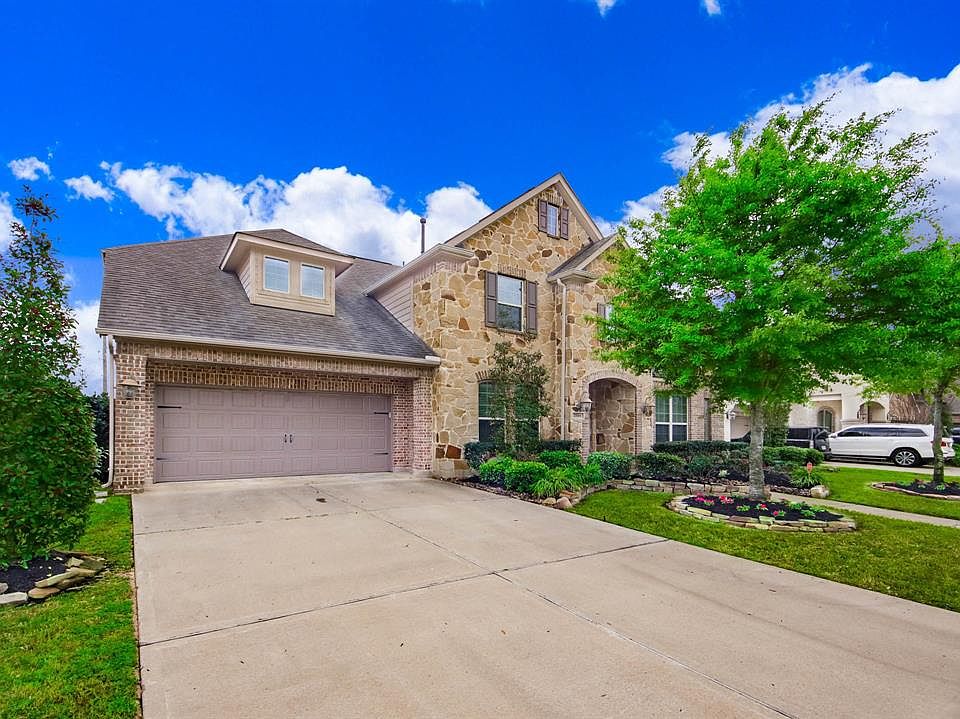 1st image of 27019 Barrington Lodge Ln
