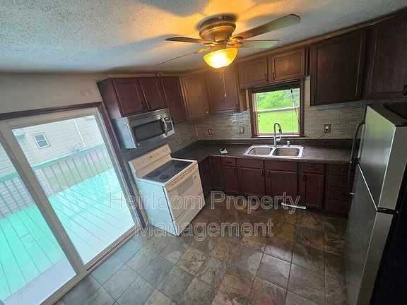 5th image of 1022 Spring Lake Rd