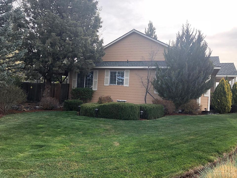 2nd image of 20750 Double Peaks Dr