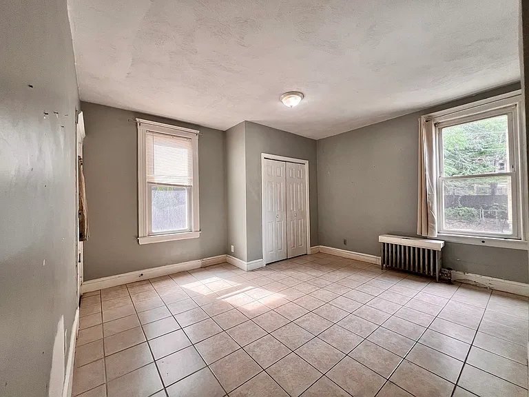 148 Strathmore Rd #1 — Photo 10