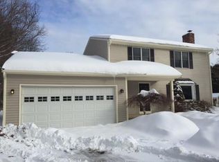 8 Agawam Ct, Seekonk, MA 02771