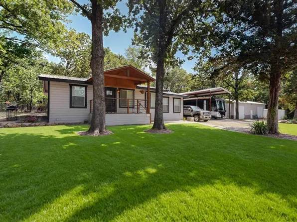 2895 Honey Bee Ln, Wills Pt, TX 75169