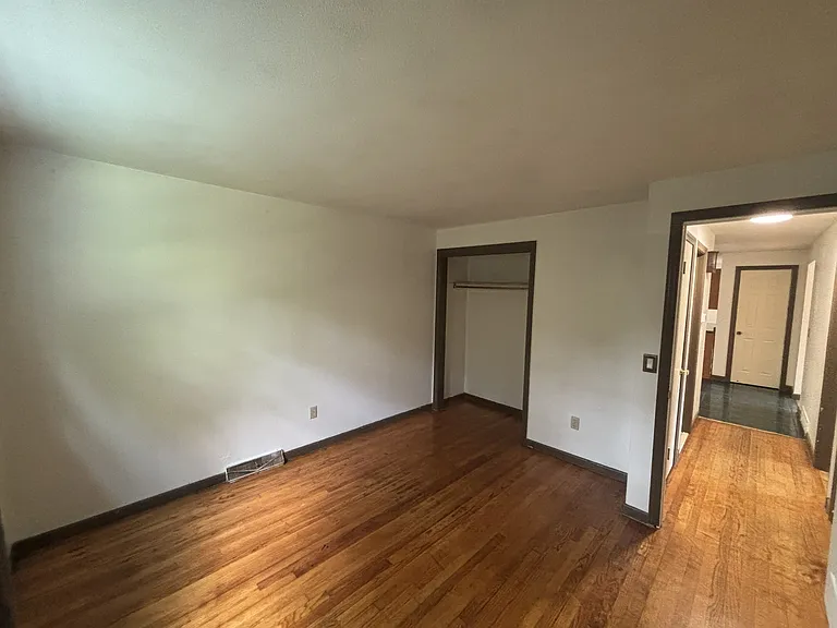 39 Huntington Rd — Photo 15