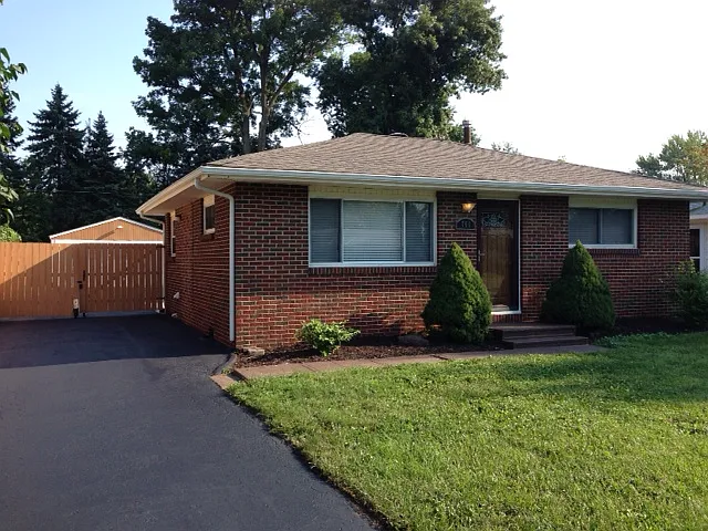 760 Basswood Rd photo 1