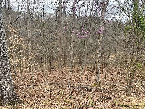 3rd image of 701 Tower Rd