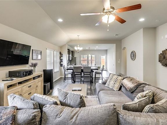 4th image of 8005 Mozart St