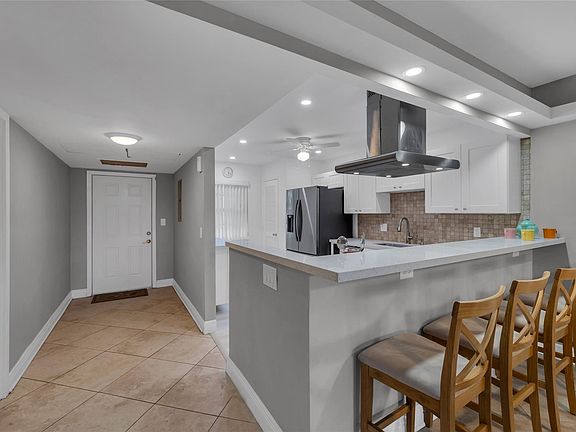 4th image of 802 Cypress Grove Lane #105