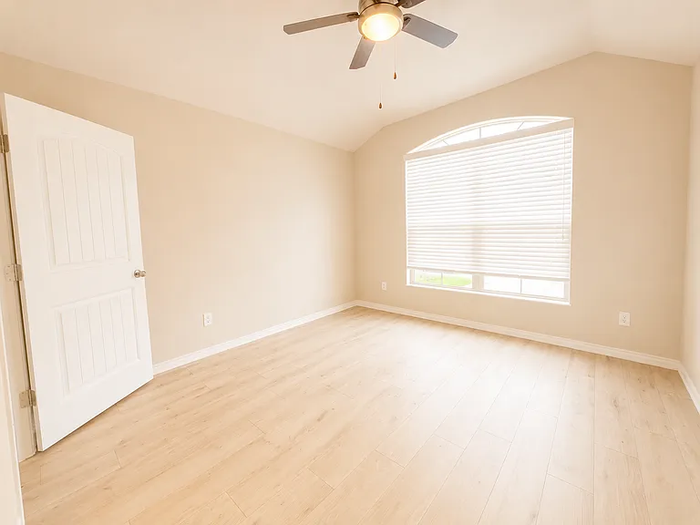 259 Meadowlands Dr — Photo 13