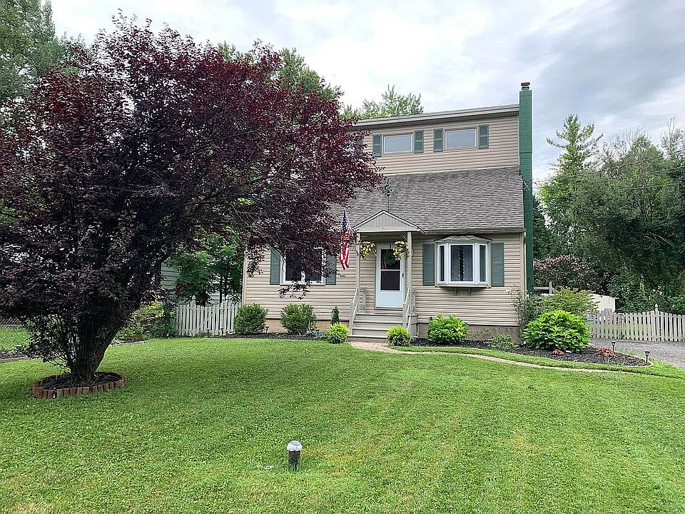 1st image of 122 Pembrook Dr