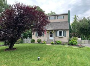 122 Pembrook Dr, Syracuse, NY 13205