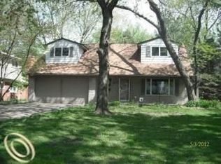 18580 Framingham Dr, Southfield, MI 48076