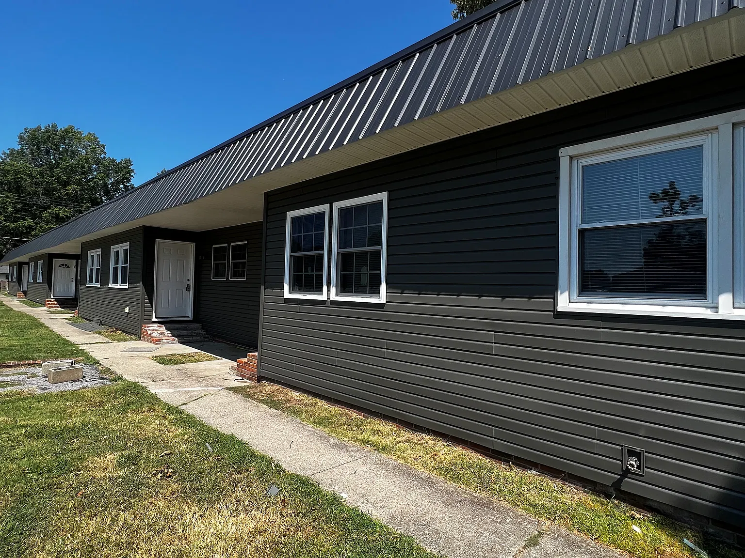 2 bed, 975 sqft, $1,000 — Photo 1