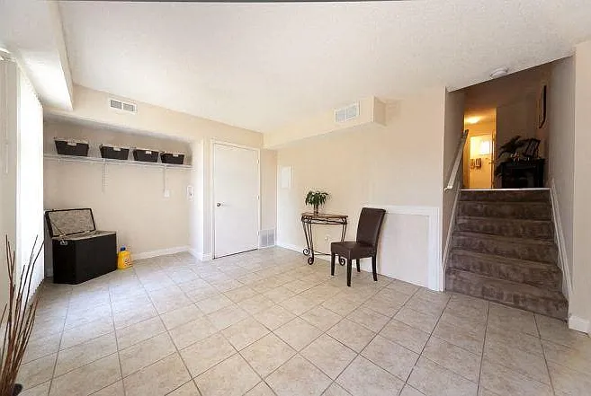 The Elms Apartments — Photo 10