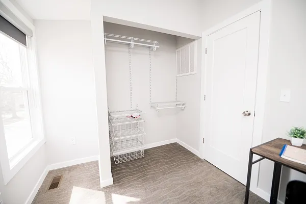 602 E Stoughton St #16 — Photo 10