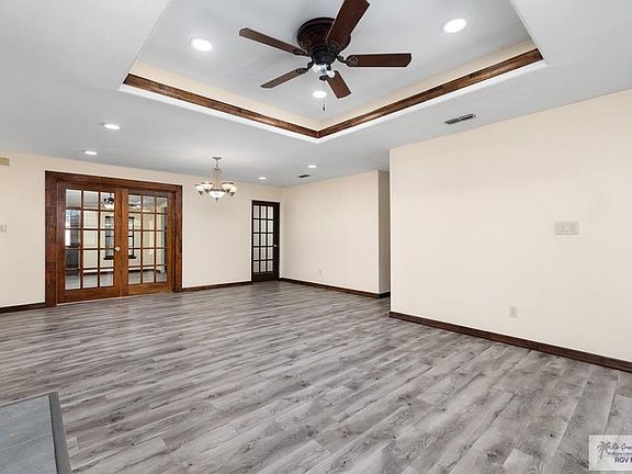 5th image of 310 N Arroyo Blvd
