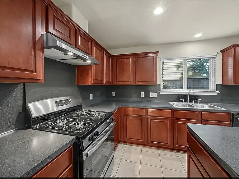 10230 Canyon Rose Ln — Photo 4