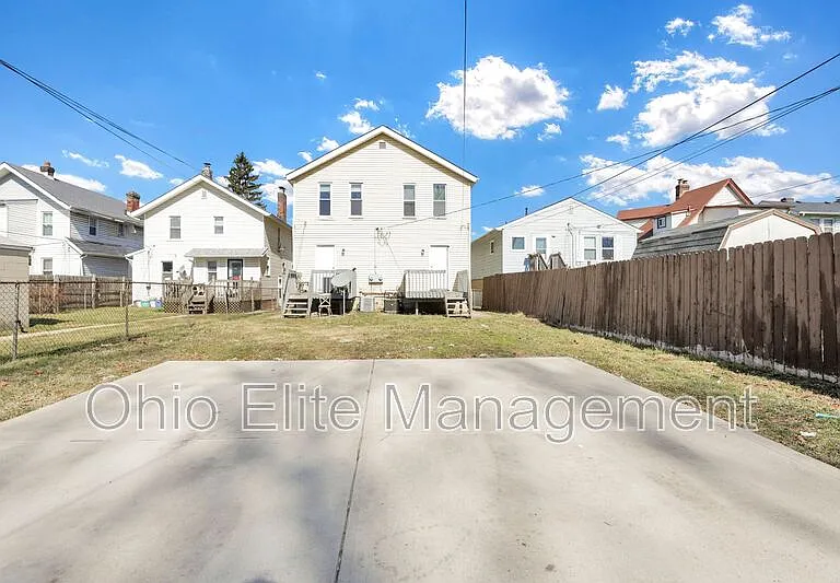 793 E Starr Ave — Photo 40