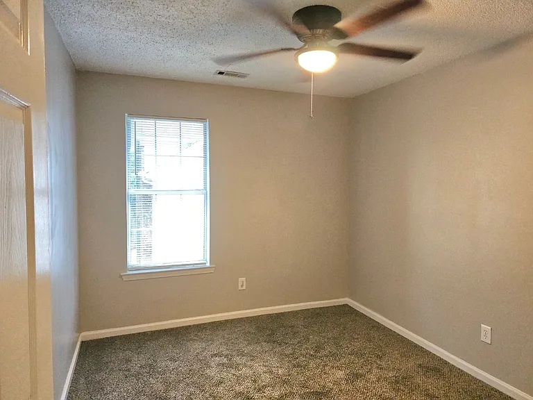 152 S Fairfield Dr — Photo 26