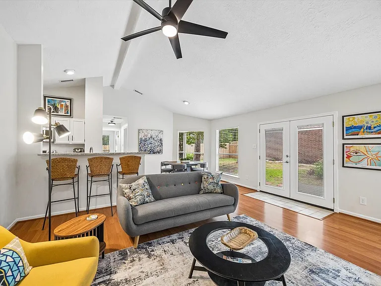 30 Camberwell Ct — Photo 4