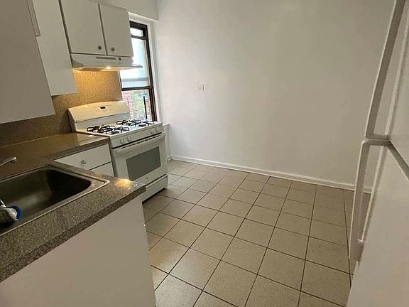 4th image of 34-20 76th St #3P