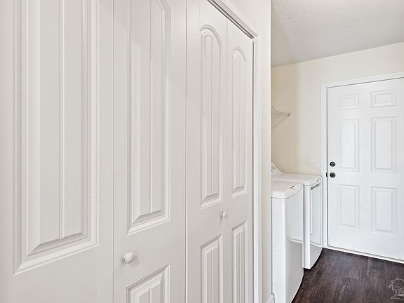 3rd image of 6163 Redberry Dr