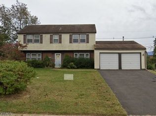 82 Gabriel Ln, Willingboro, NJ 08046