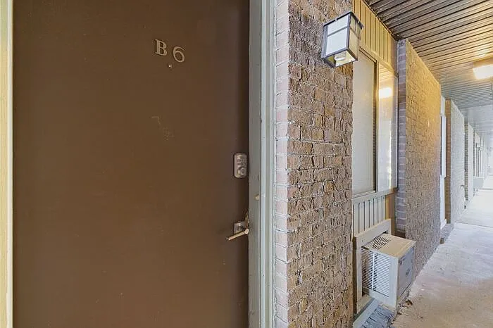 1 bed, 1.0 bath, 522 sqft, $1,045 — Photo 3