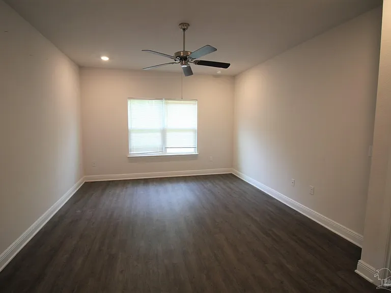 8006 Burnside Loop — Photo 12