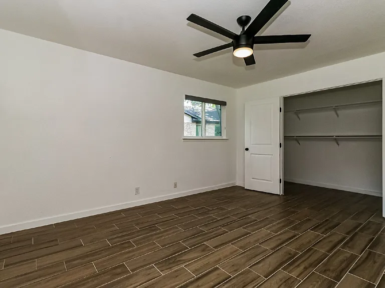 2309 Southern Oaks Dr — Photo 10