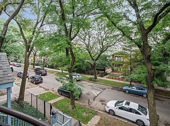 3rd image of 1917 W Potomac Ave #2