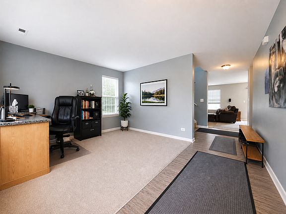 3rd image of 190 Norfolk Ln