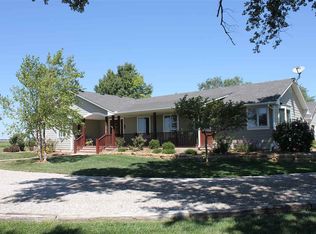 16738 NW Prairie Creek Rd, Newton, KS 67114
