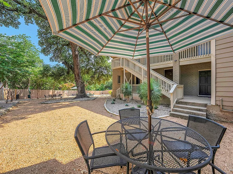 Bouldin Creek — Photo 98