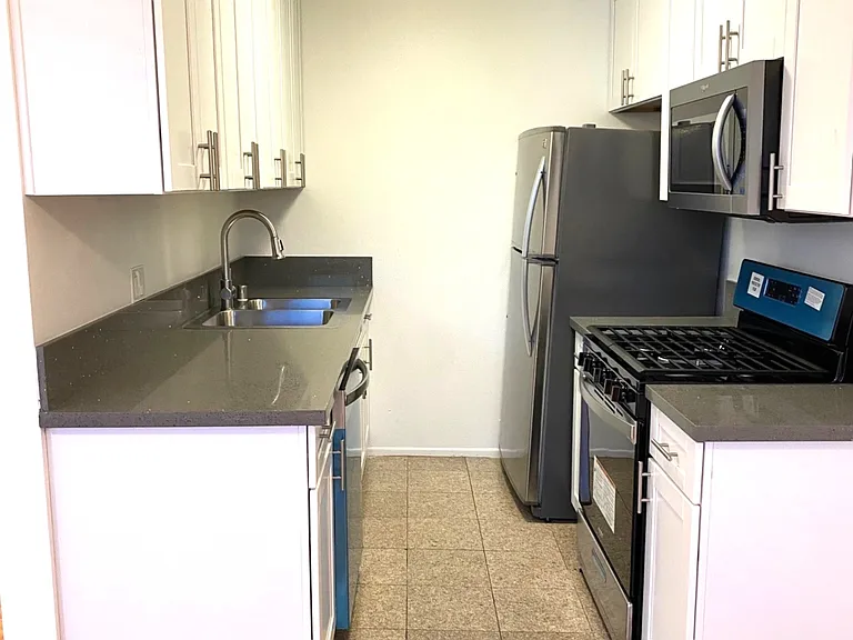 5246 Agnes Ave #204 — Photo 3