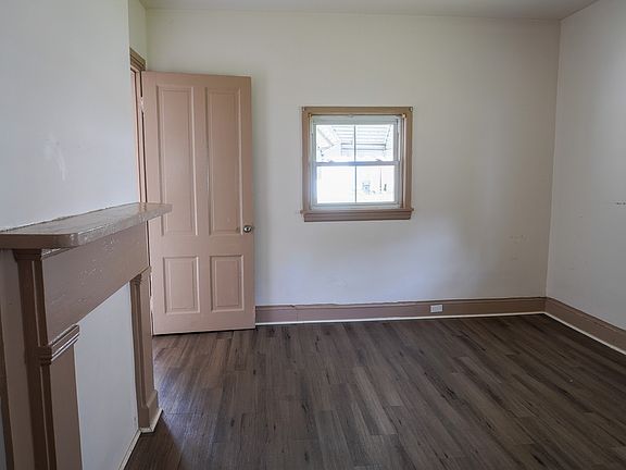 3rd image of 1101 Highland View Ave