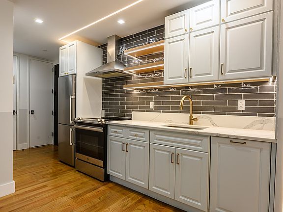 4th image of 115 Stanwix St #403
