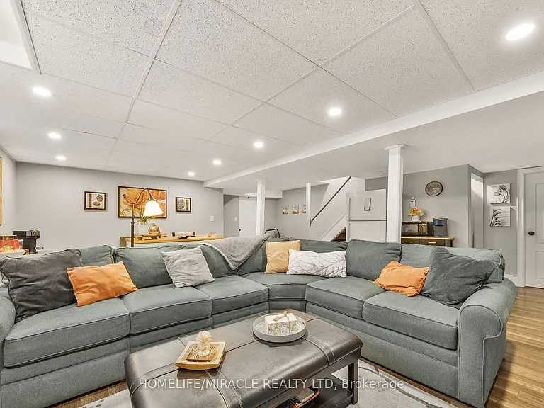 22 Devonleigh Dr — Photo 29