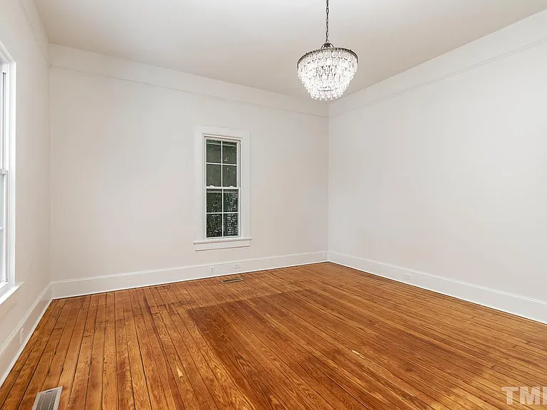 312 E Church St — Photo 8