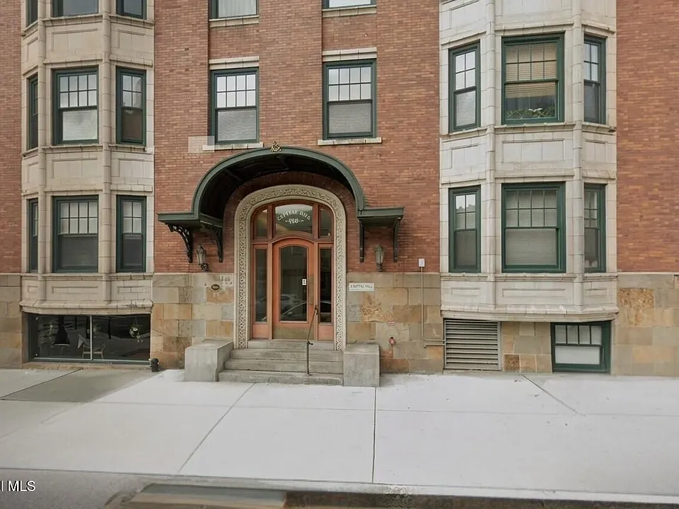 352 State St #PENTHOUSE