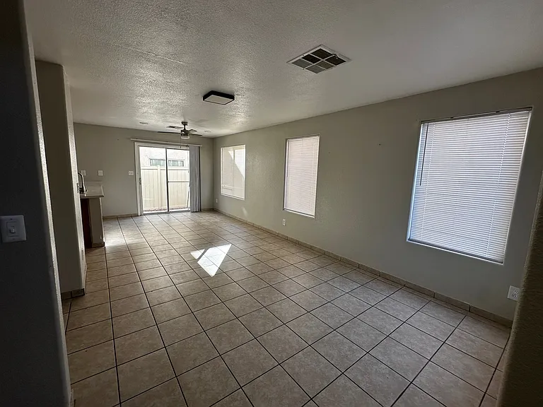 5927 Mount Flora Ct — Photo 2