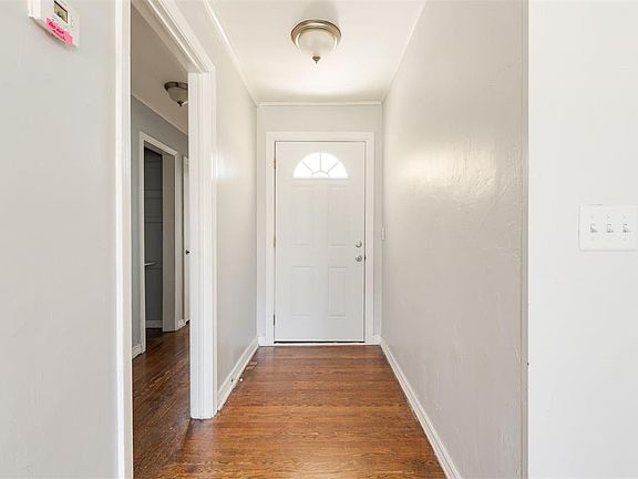 5th image of 1419 Oxford Way