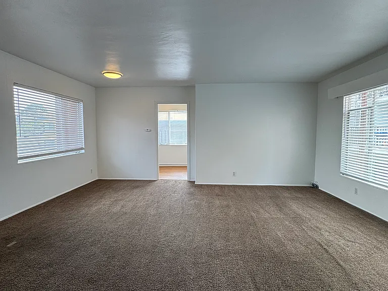 216 Orange St — Photo 4