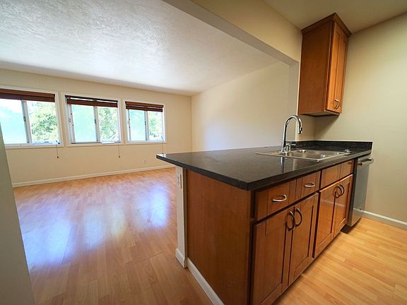 5th image of 1654 Union Ave APT 6