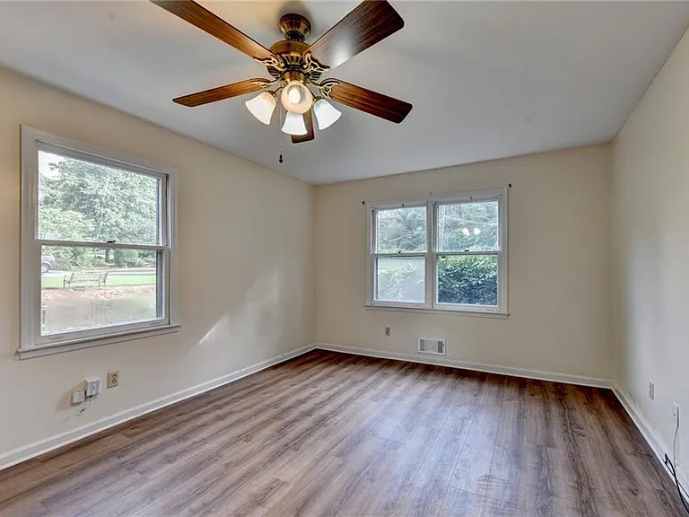268 Allen Ct SW — Photo 27