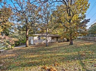 1650 W Wedington Dr, Fayetteville, AR 72701