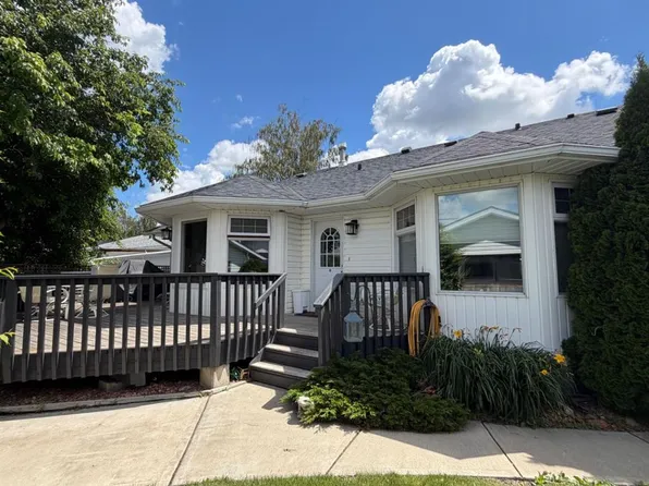 415 8th St E, Drumheller, AB T0J 0Y5
