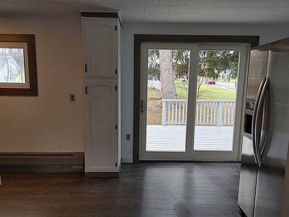 5th image of 132 Lake George Ave